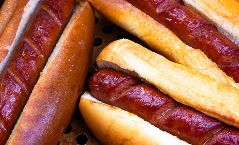 Smart Ways to Cook Hot Dogs in Air Fryer for Perfectly Juicy Results in 2025!