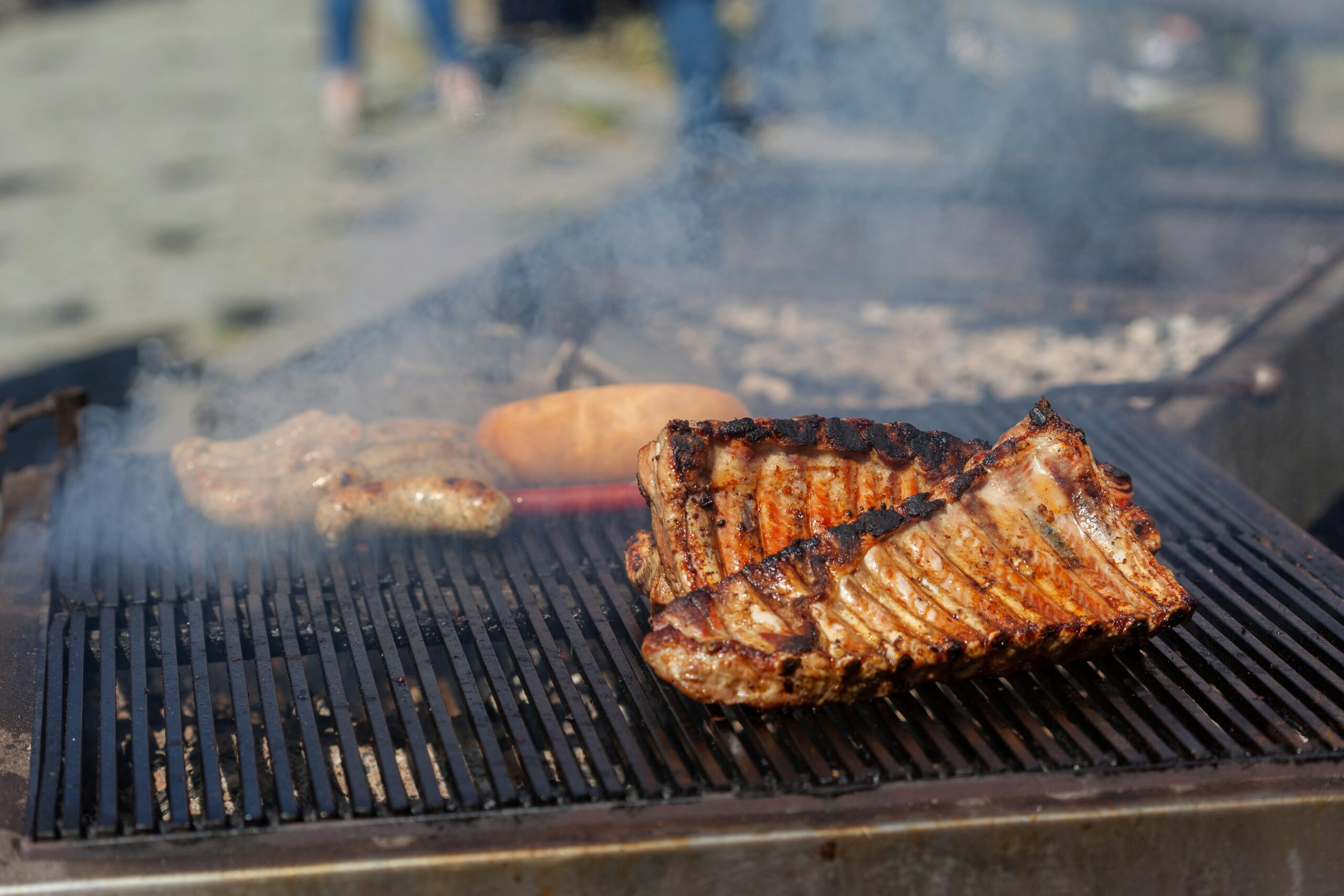 Essential Guide to Cooking Ribs on the Grill: Perfect Techniques for 2025!