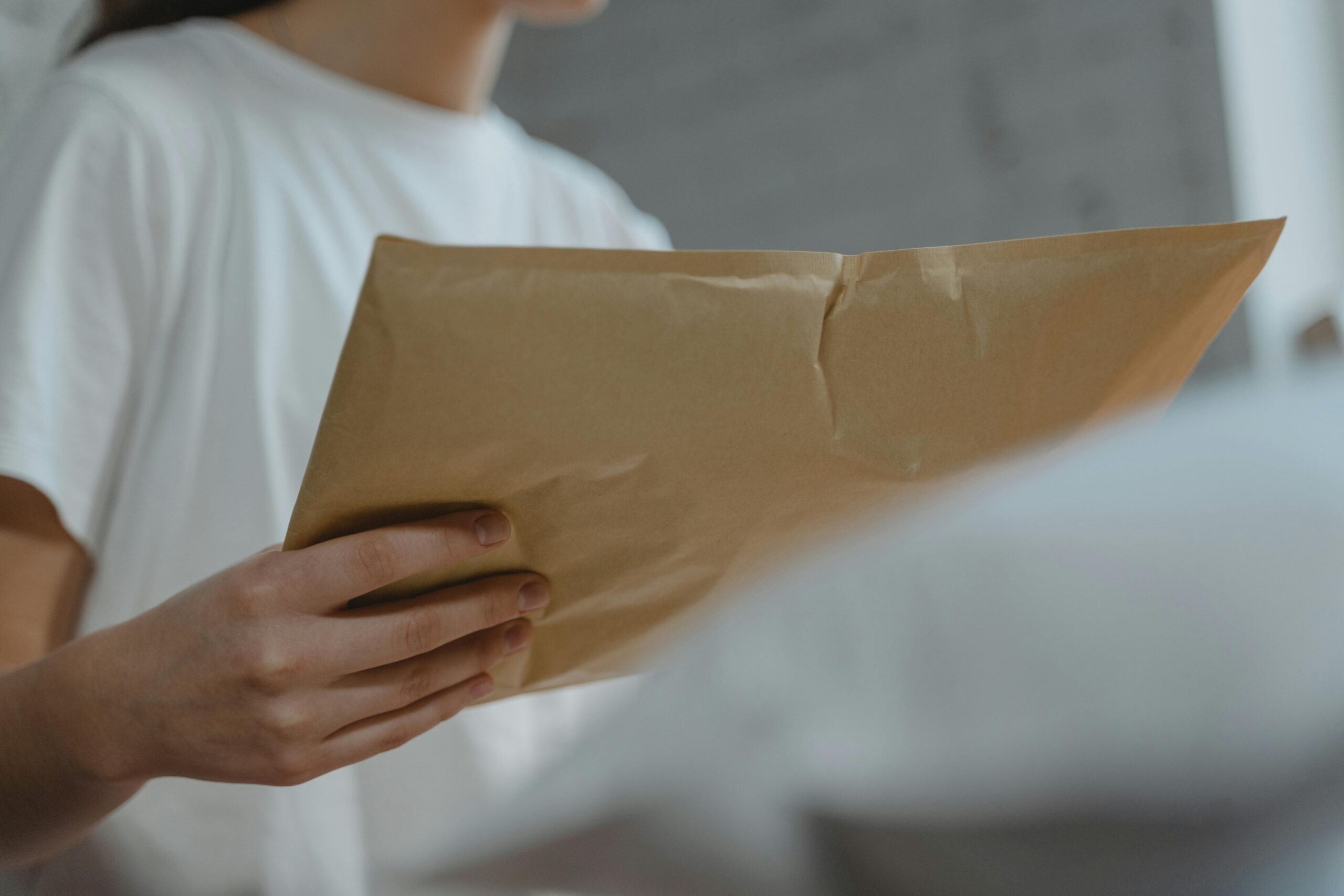 How to Properly Write an Address on an Envelope: Essential Tips for 2025